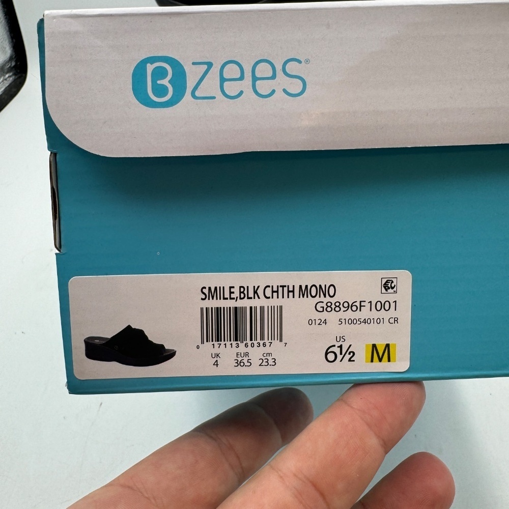 NEW Bzees Black LifeStride Smile Wedge Sandal US Size 6.5 - Picture 2 of 7